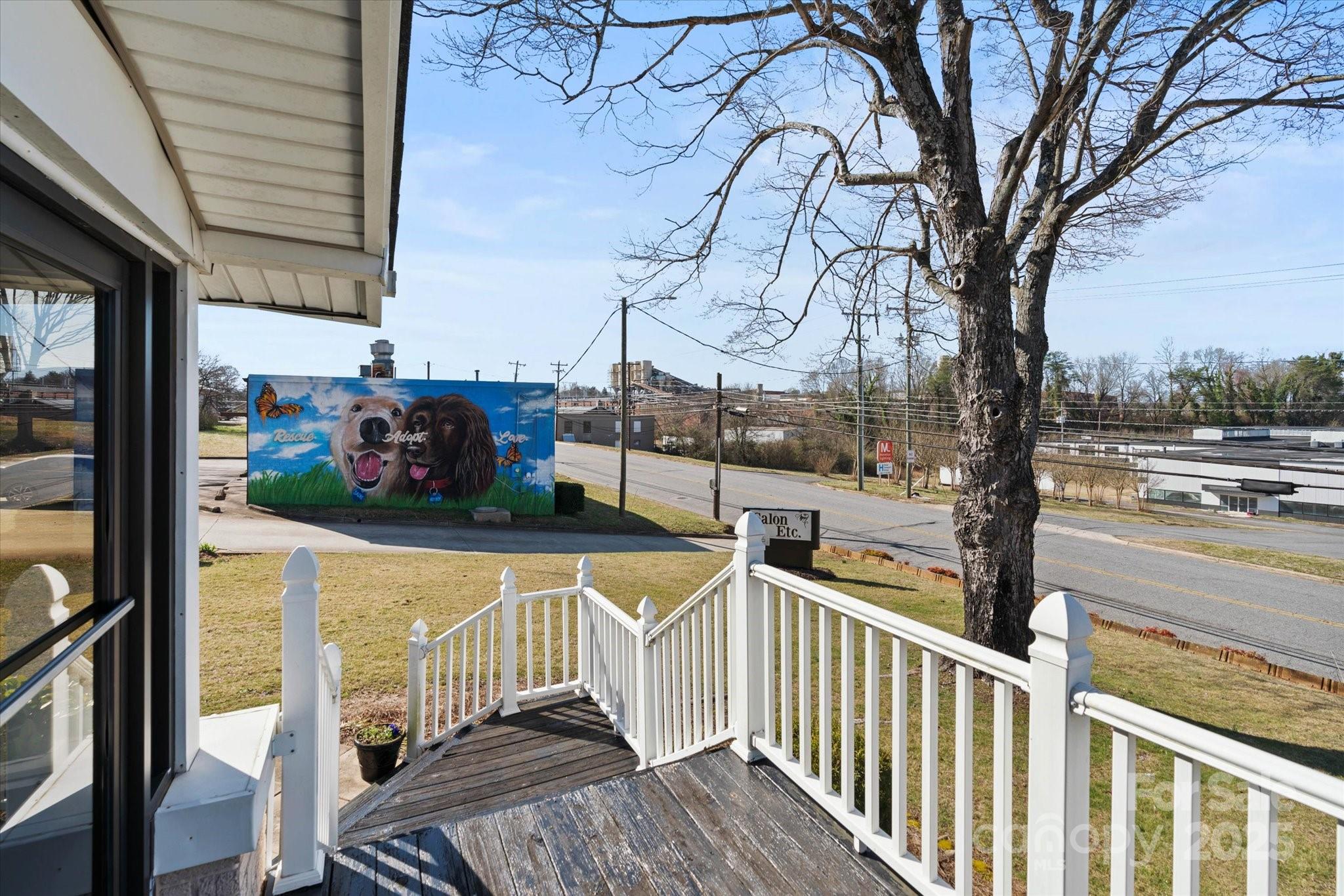 588 11th Street Property Photo 6