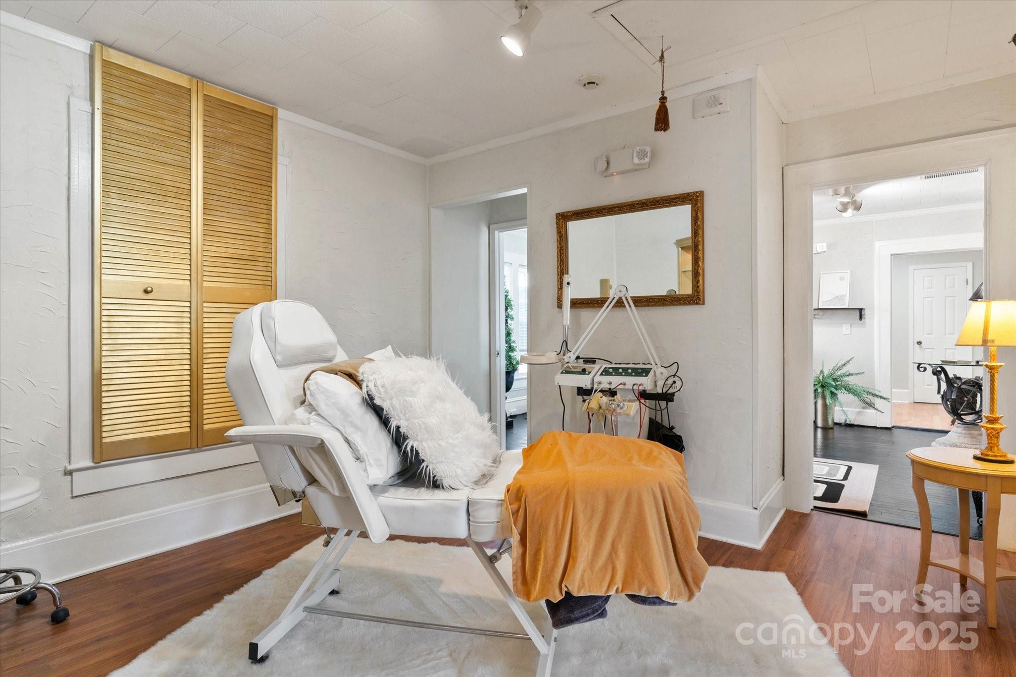 588 11th Street Property Photo 14