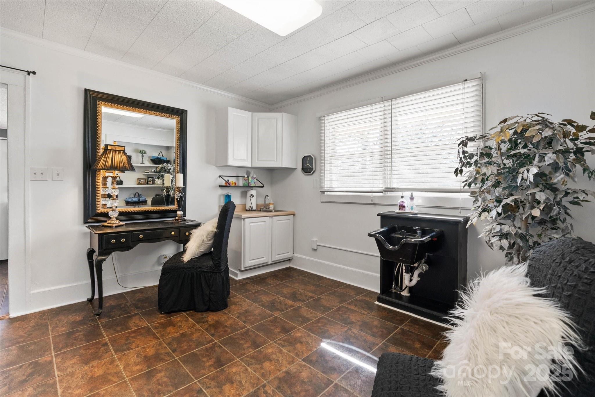 588 11th Street Property Photo 16