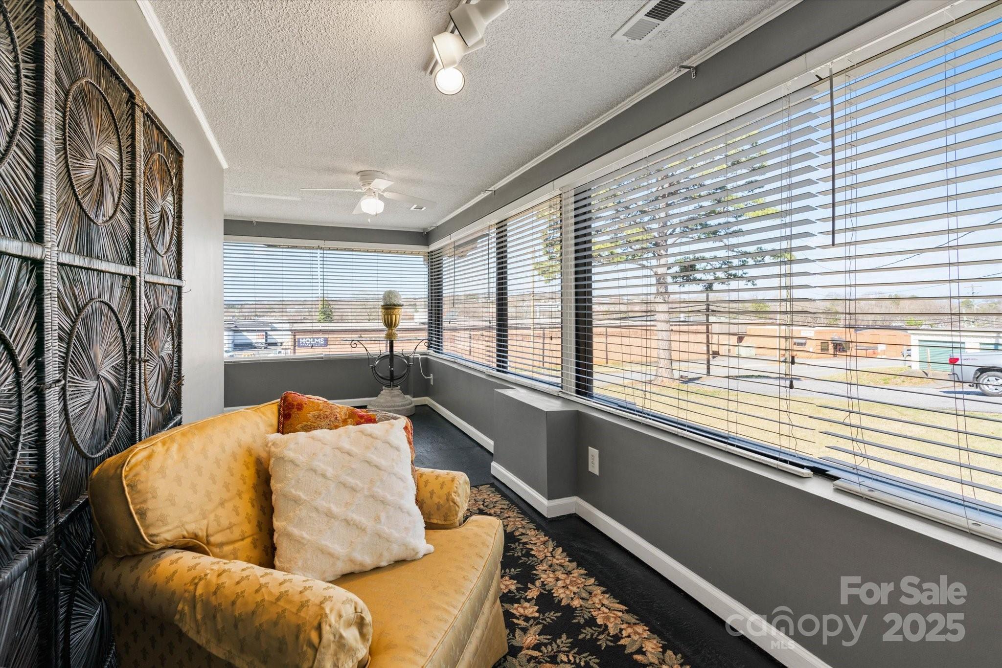 588 11th Street Property Photo 19