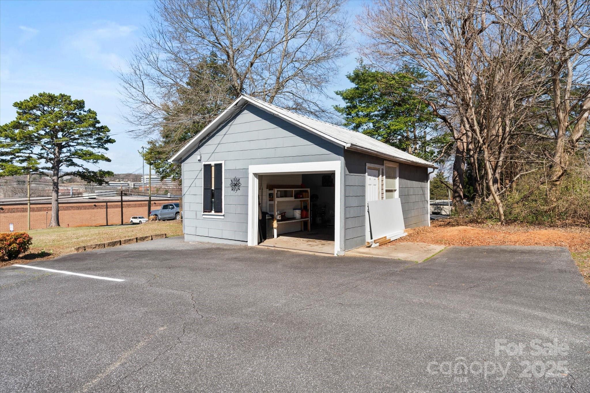 588 11th Street Property Photo 27