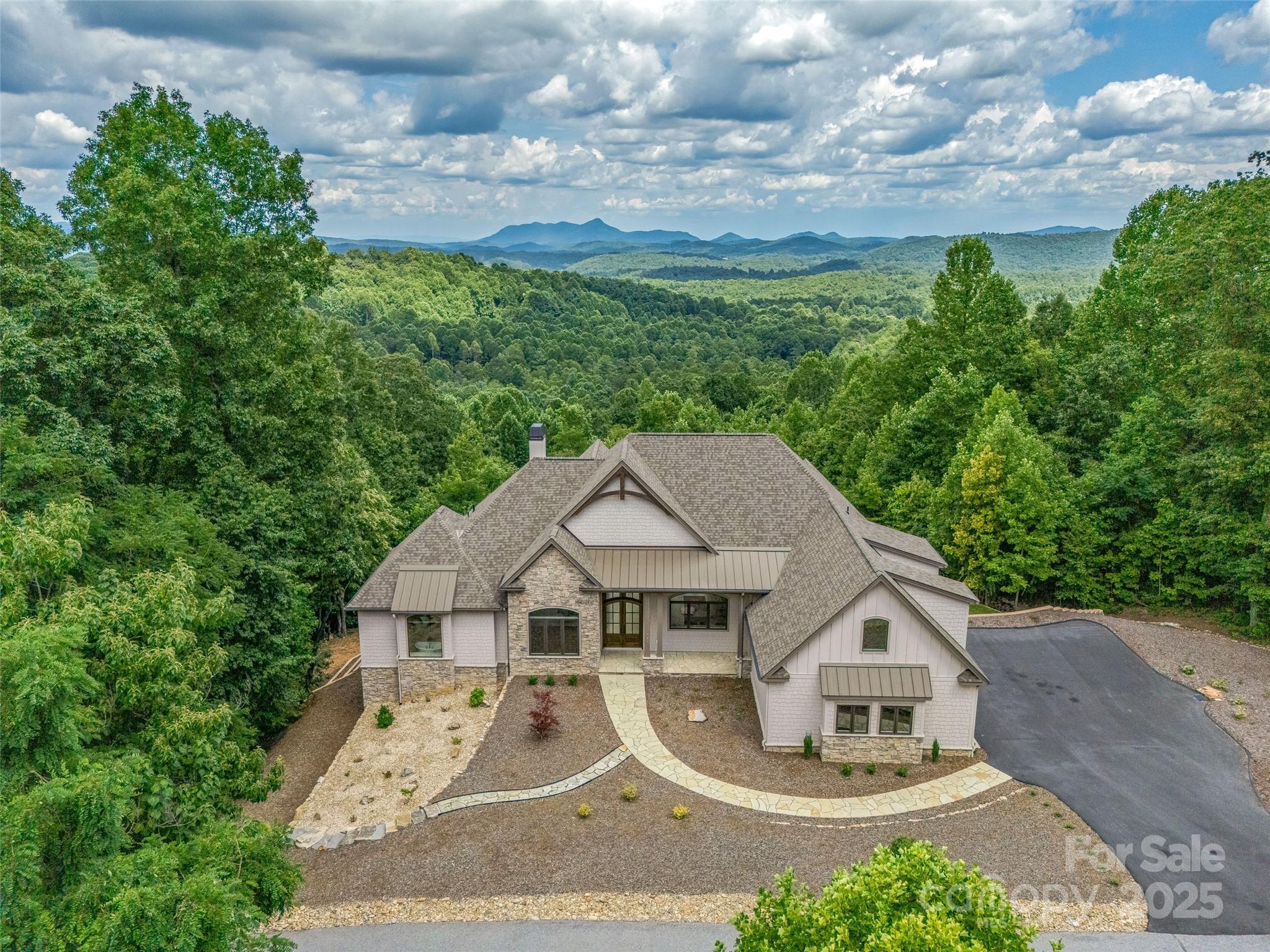 527 Falkirk Way Property Photo 1