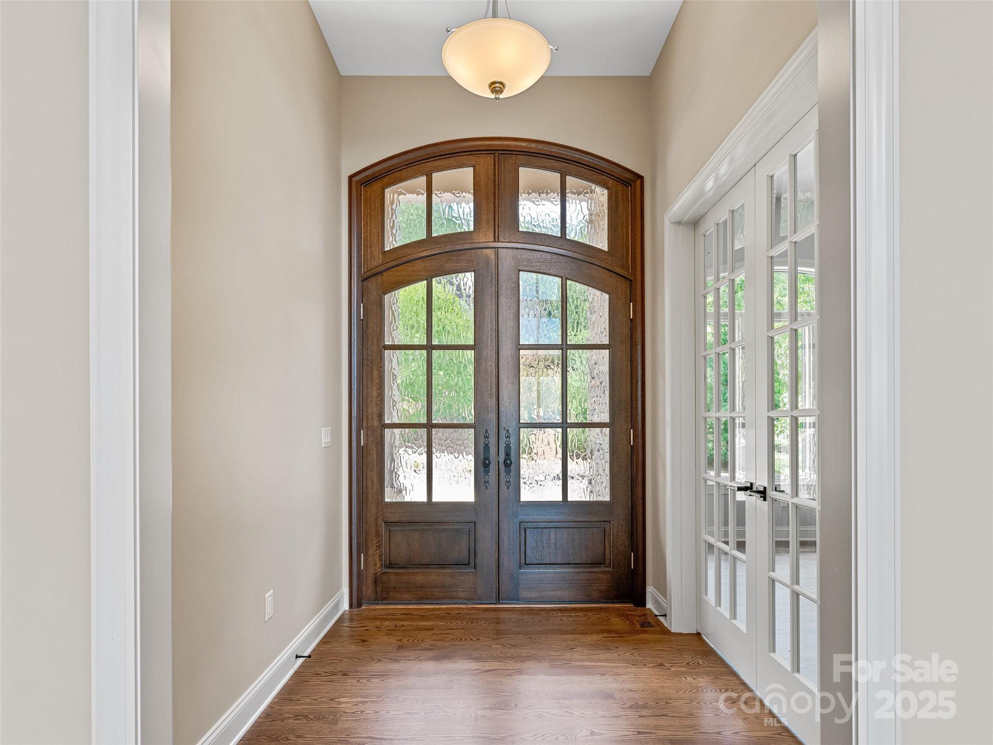 527 Falkirk Way Property Photo 8