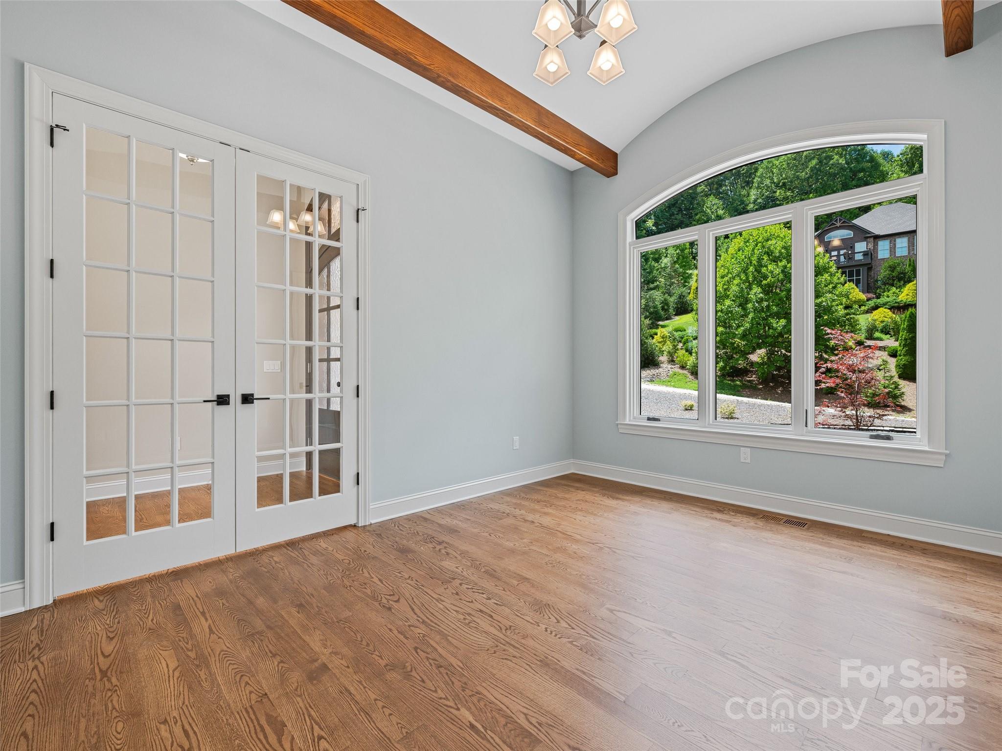 527 Falkirk Way Property Photo 9