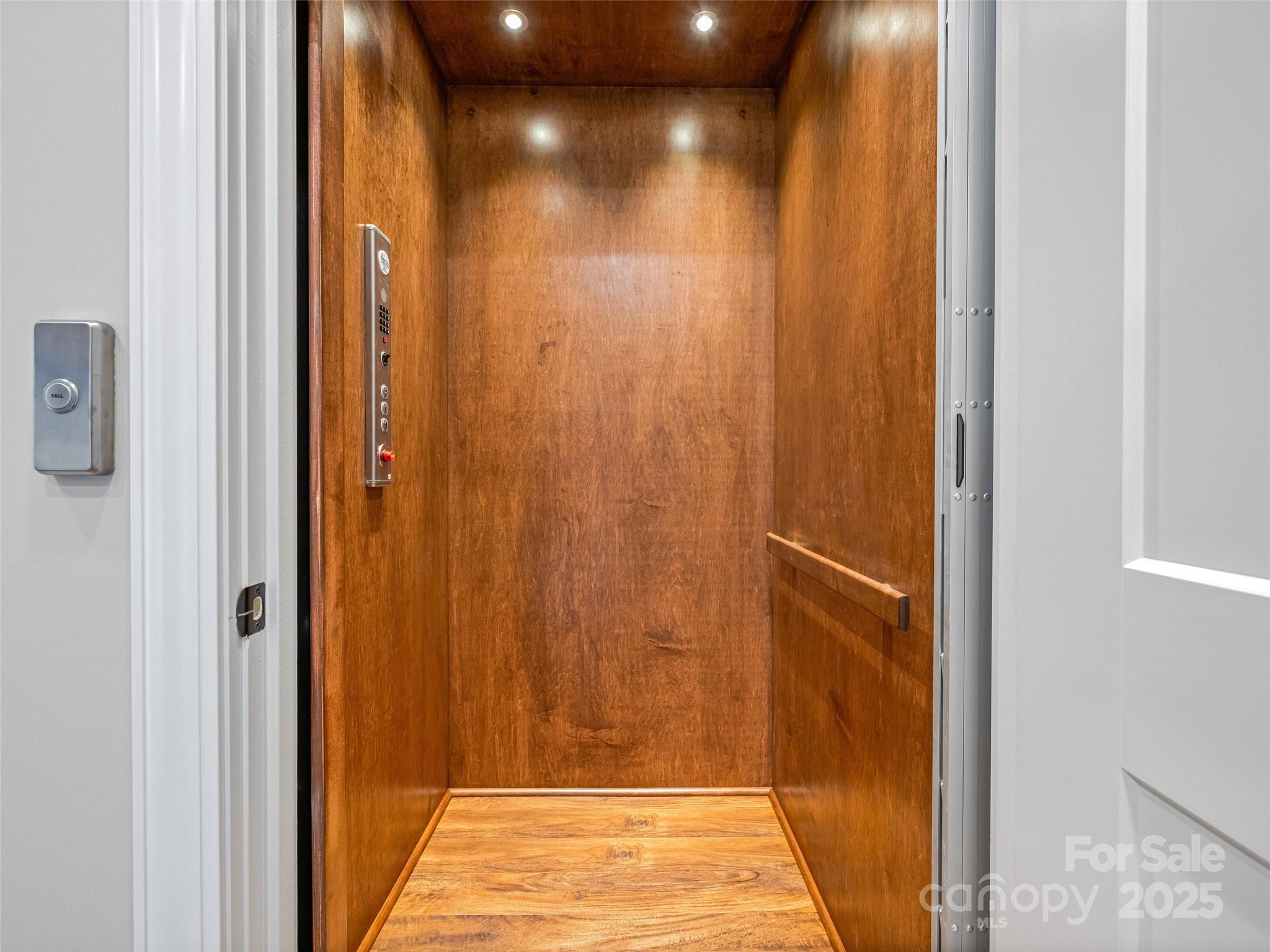 527 Falkirk Way Property Photo 26