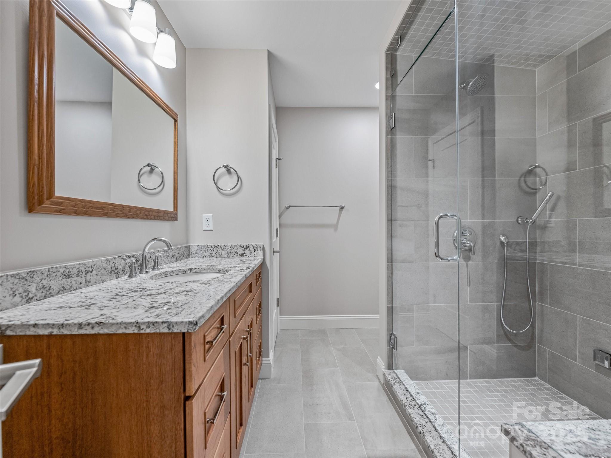 527 Falkirk Way Property Photo 35