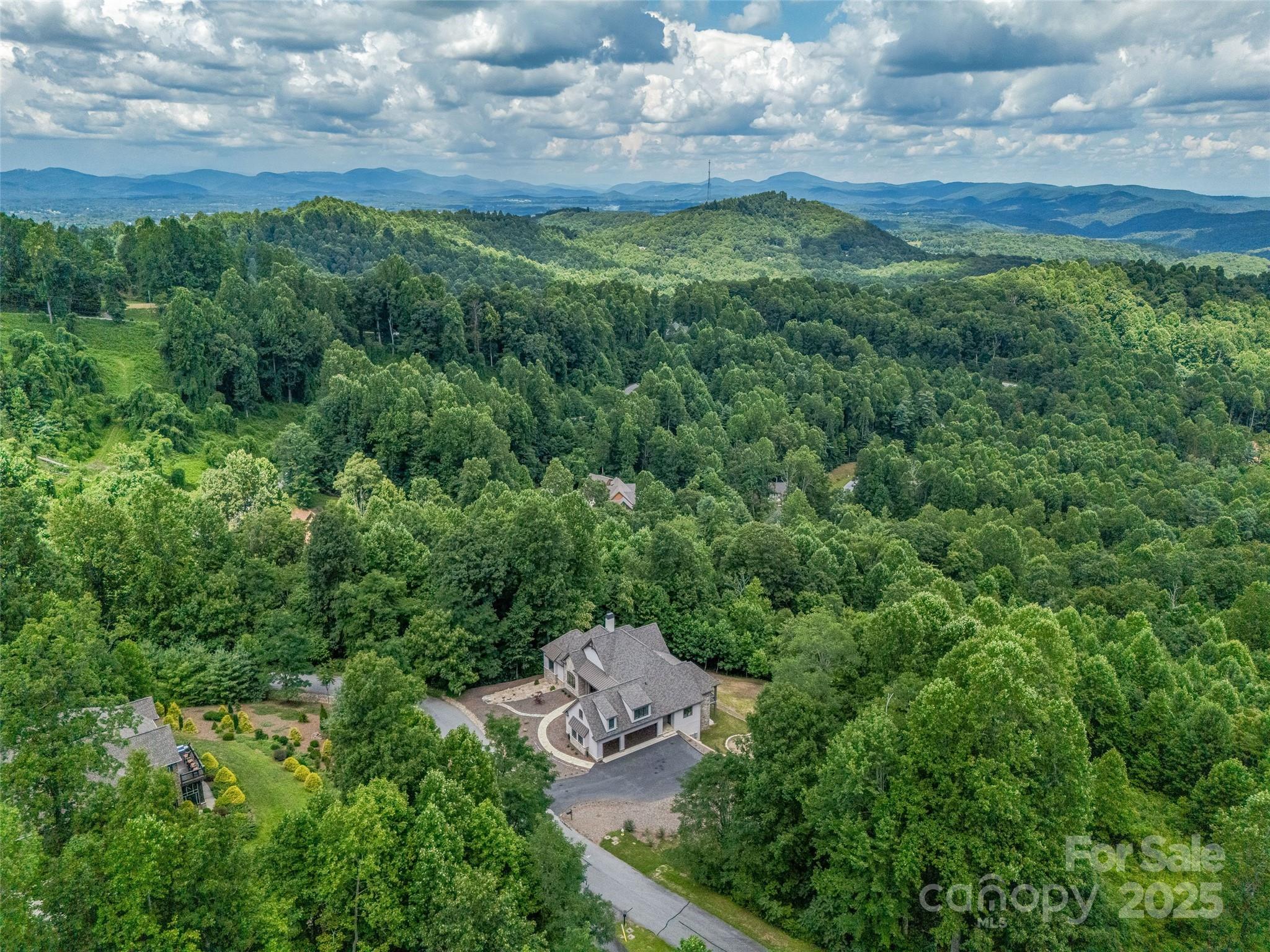 527 Falkirk Way Property Photo 45