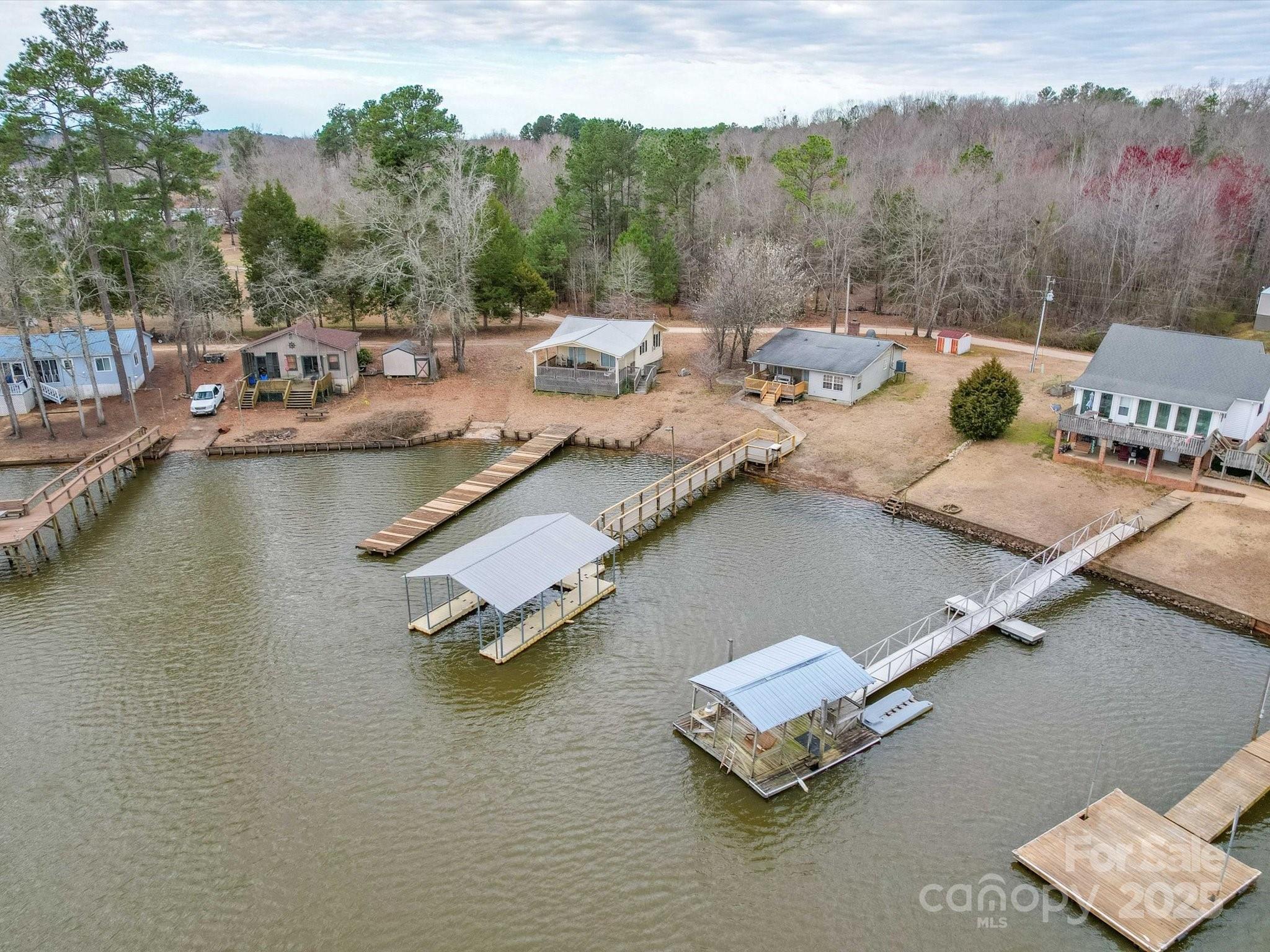2460 Cottage Lane Property Photo