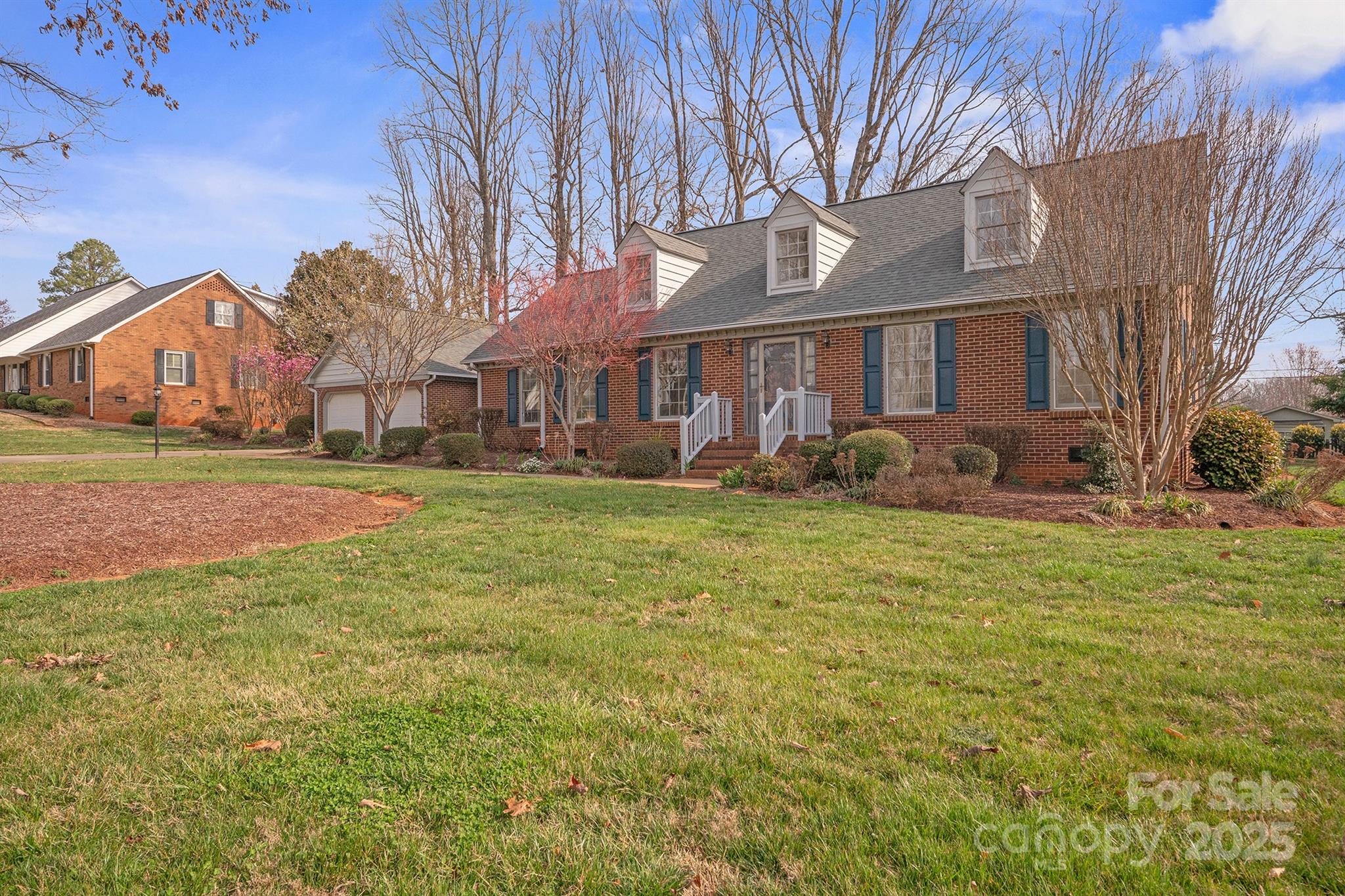 Arden Oaks Real Estate Listings Main Image