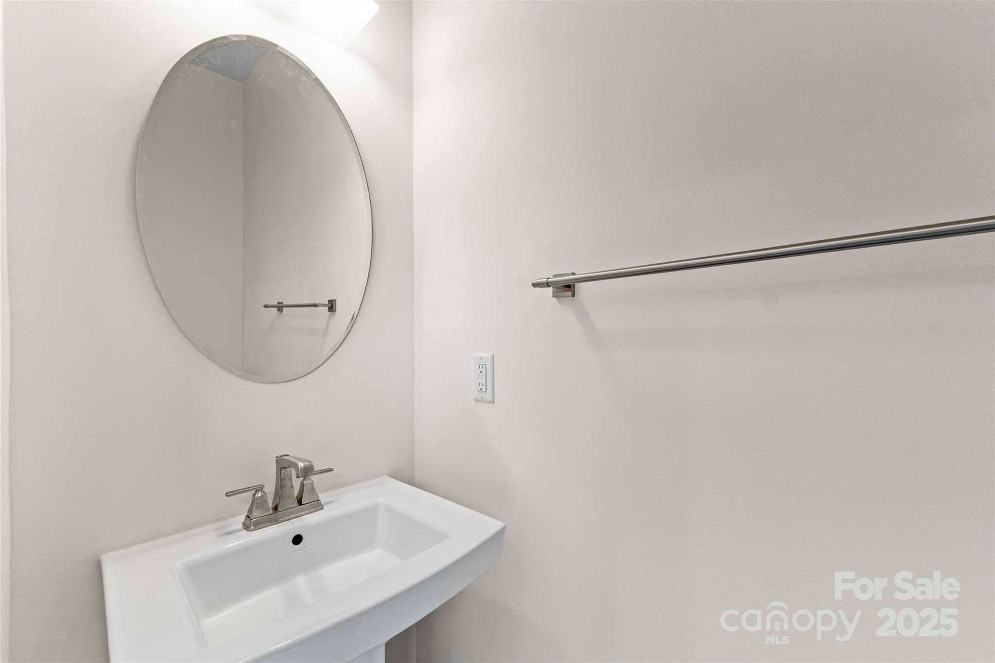 3645 S Tryon Street Property Photo 10