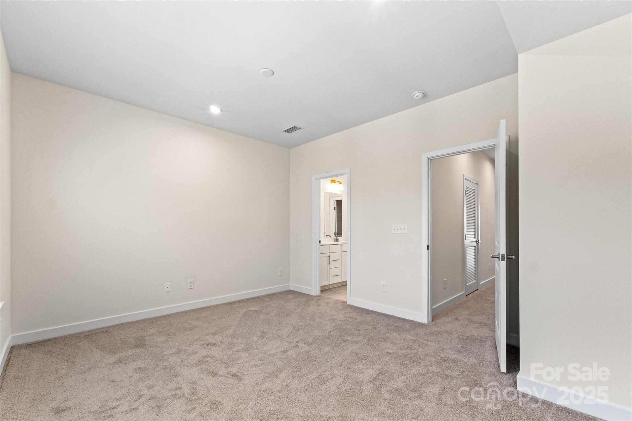 3645 S Tryon Street Property Photo 17