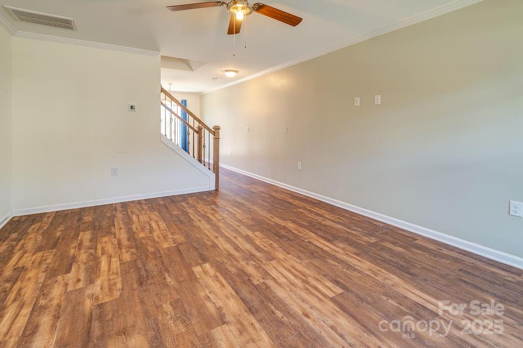 1106 Lynwood Forest Road Property Photo 5