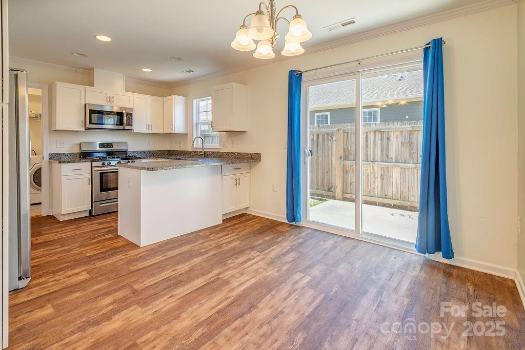 1106 Lynwood Forest Road Property Photo 6