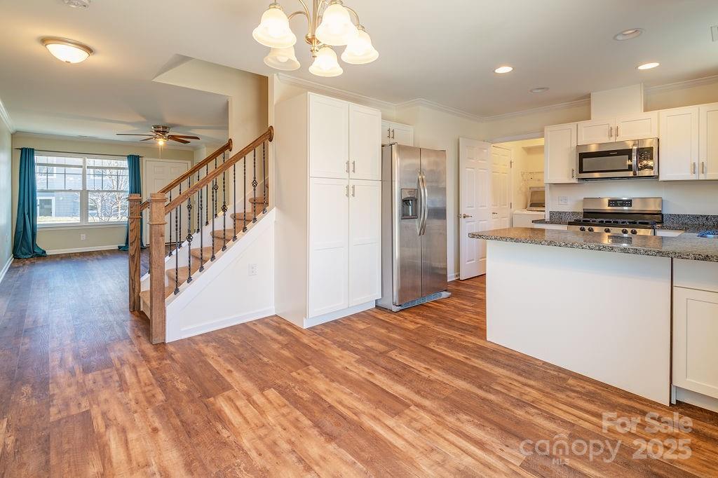 1106 Lynwood Forest Road Property Photo 7