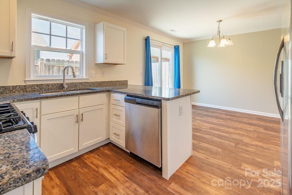 1106 Lynwood Forest Road Property Photo 11