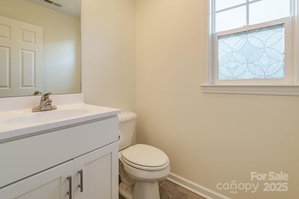 1106 Lynwood Forest Road Property Photo 12