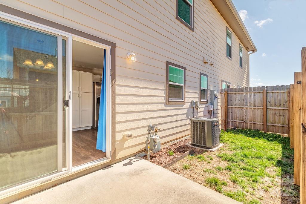 1106 Lynwood Forest Road Property Photo 21