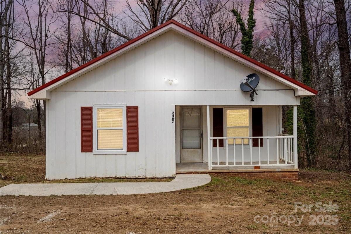 2407 Moose Road Property Photo