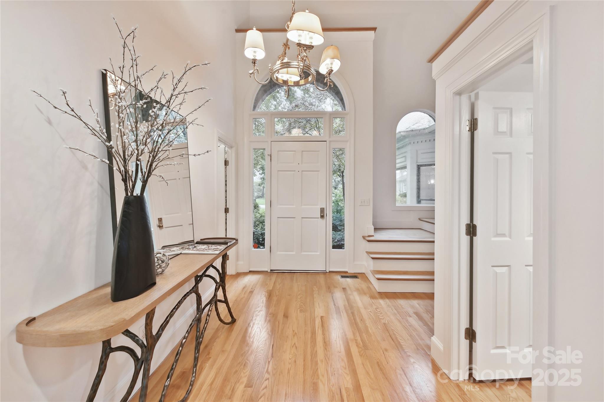 2411 Calais Place Property Photo 6