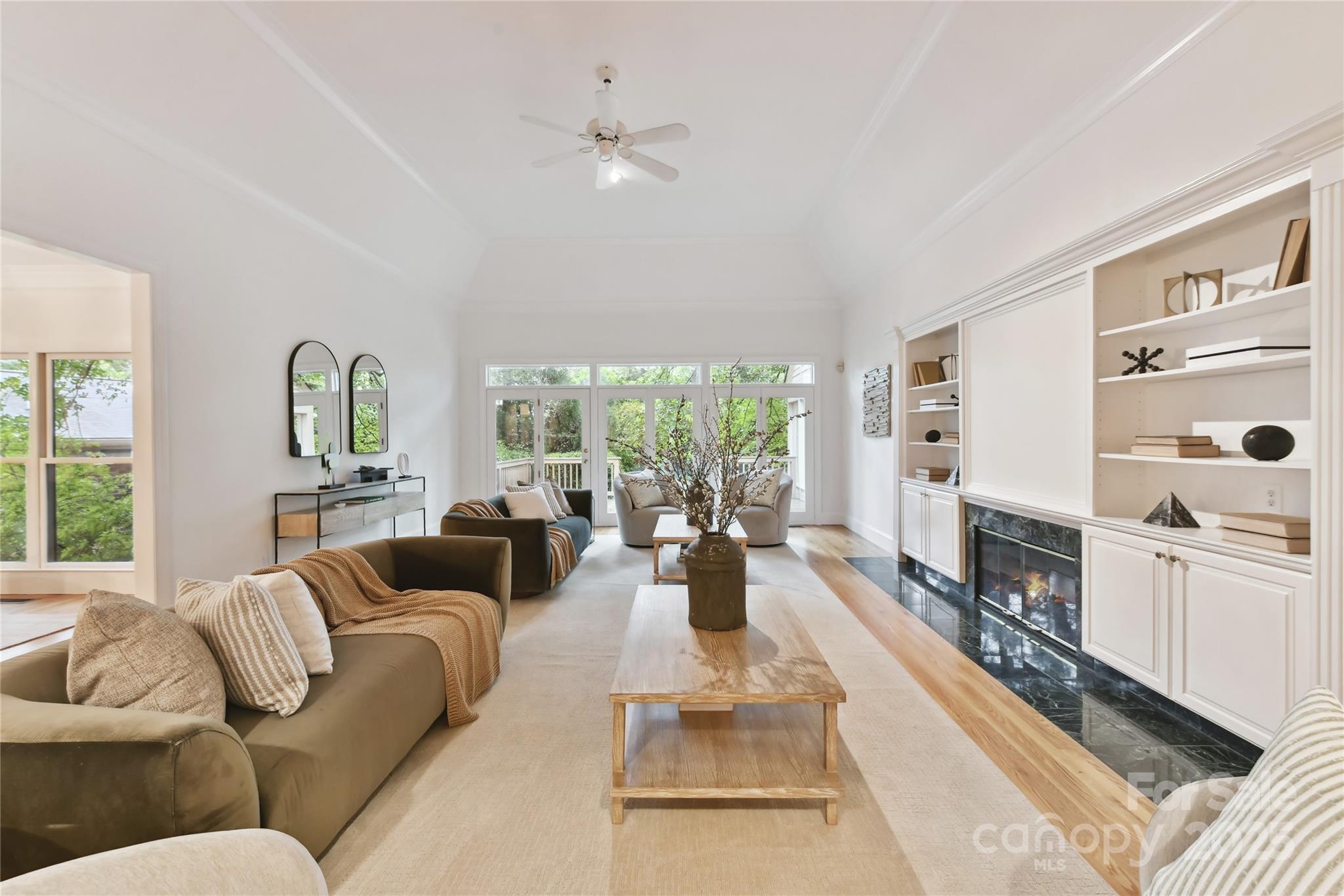 2411 Calais Place Property Photo 9
