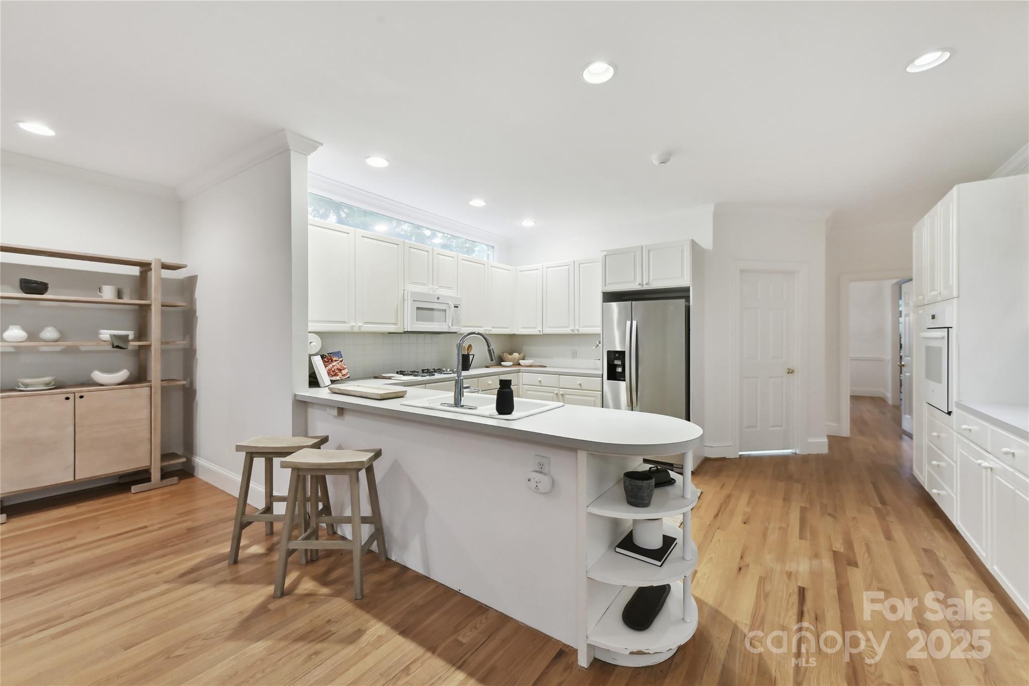 2411 Calais Place Property Photo 15