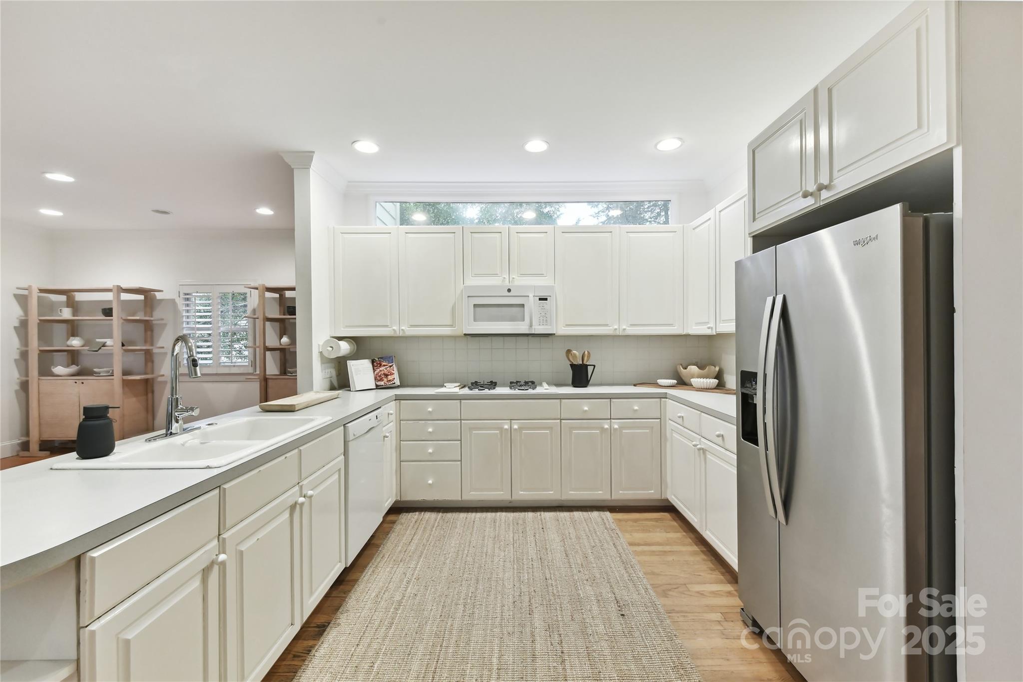 2411 Calais Place Property Photo 16