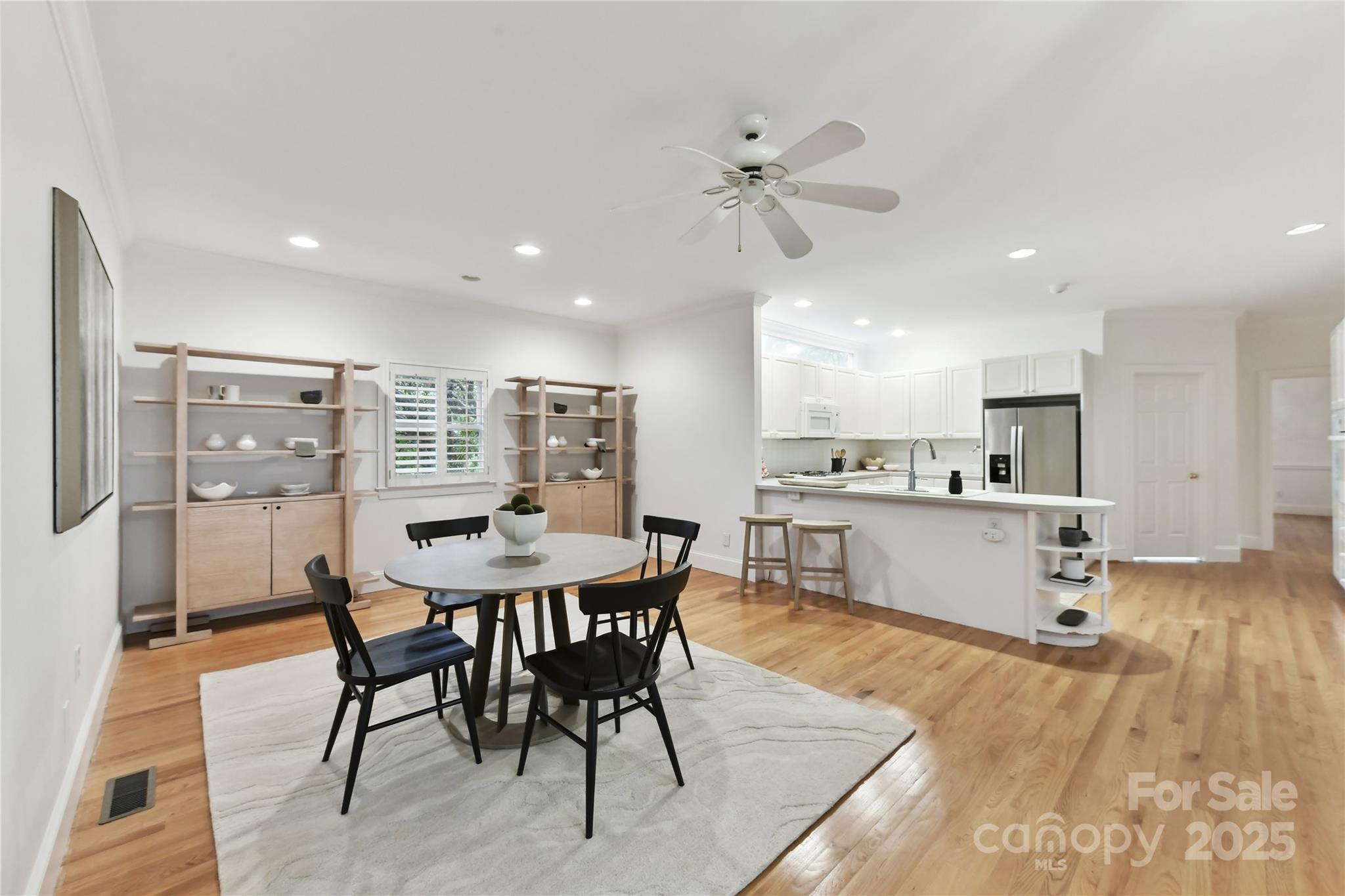 2411 Calais Place Property Photo 18