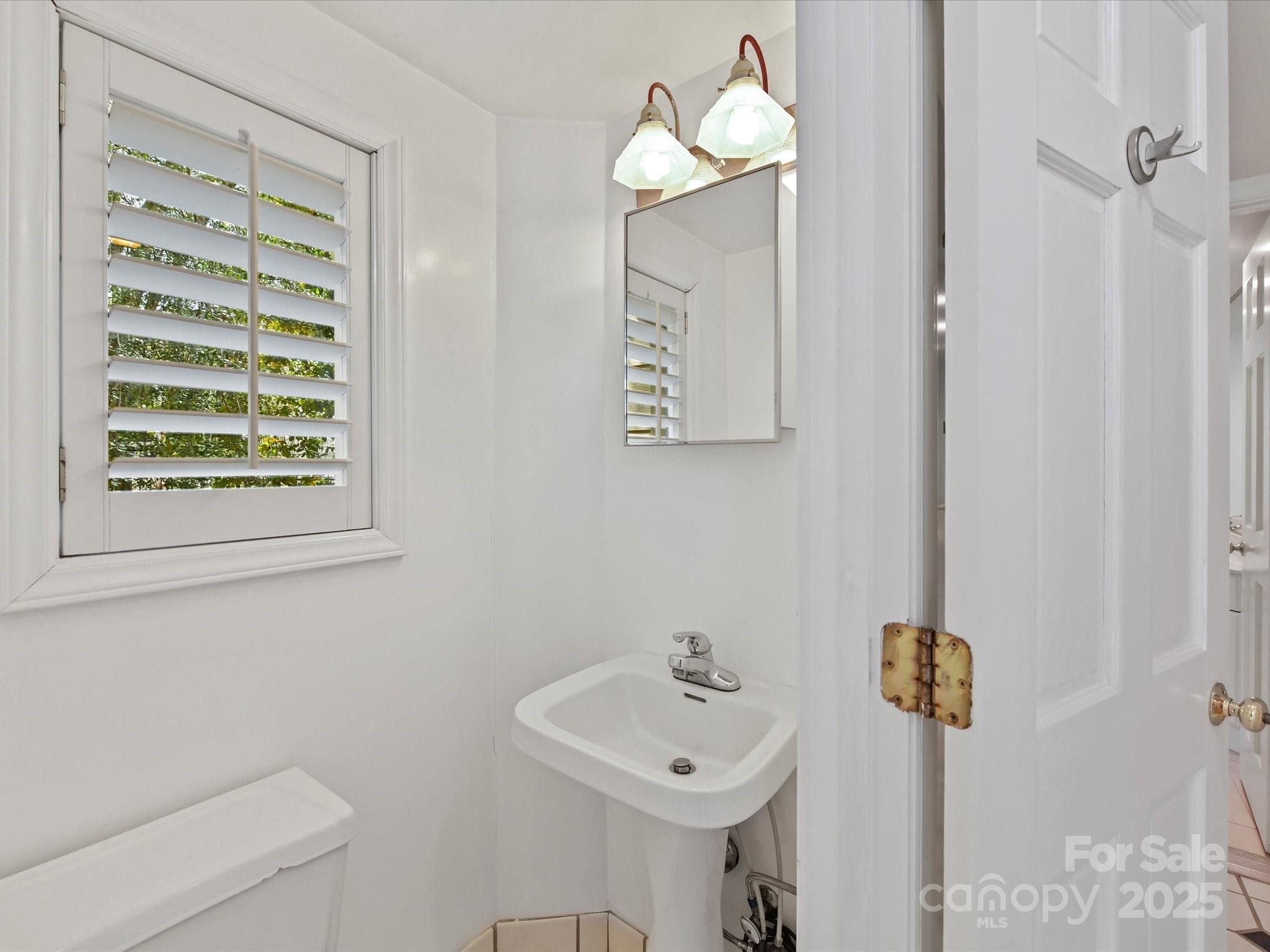 2411 Calais Place Property Photo 29