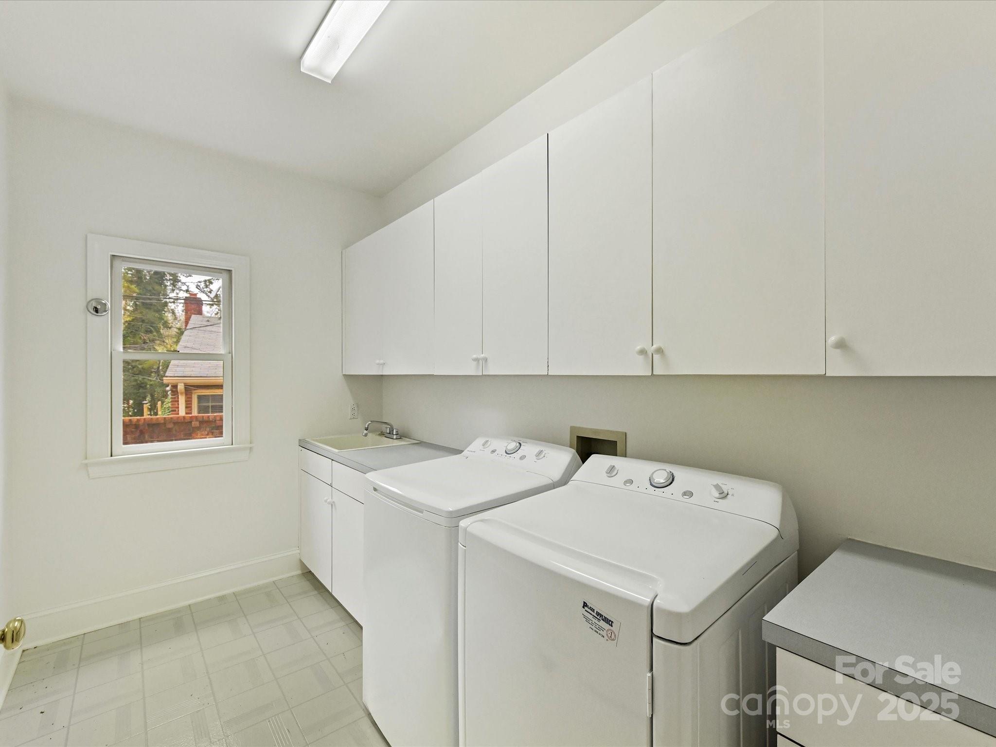 2411 Calais Place Property Photo 30