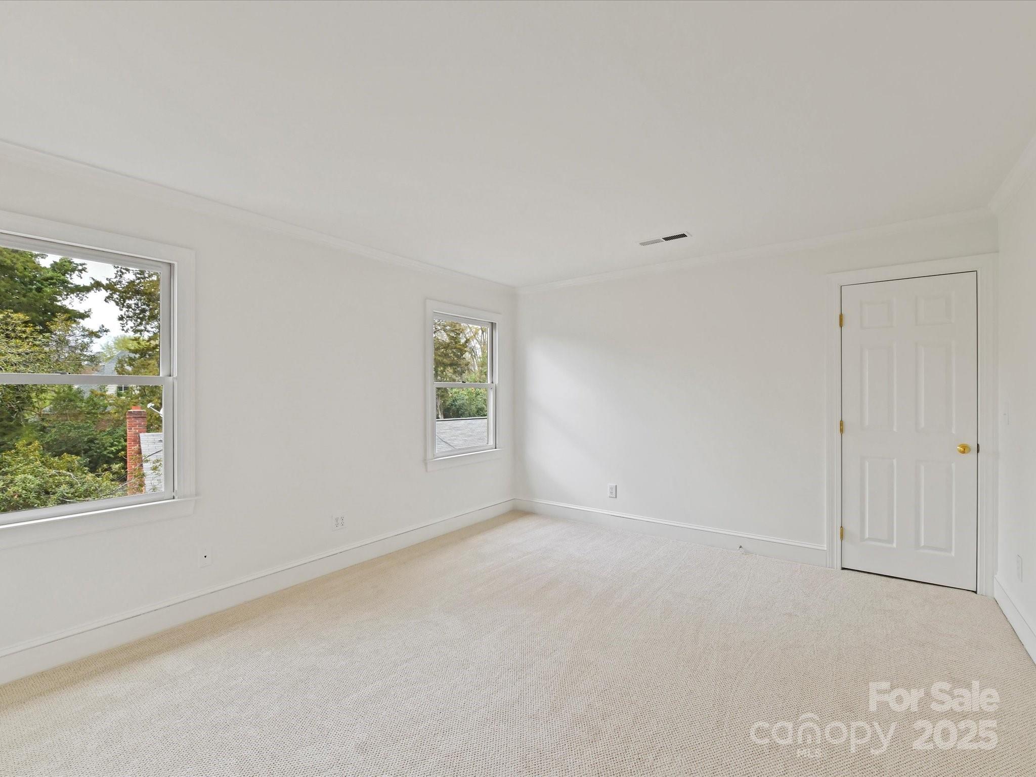 2411 Calais Place Property Photo 32