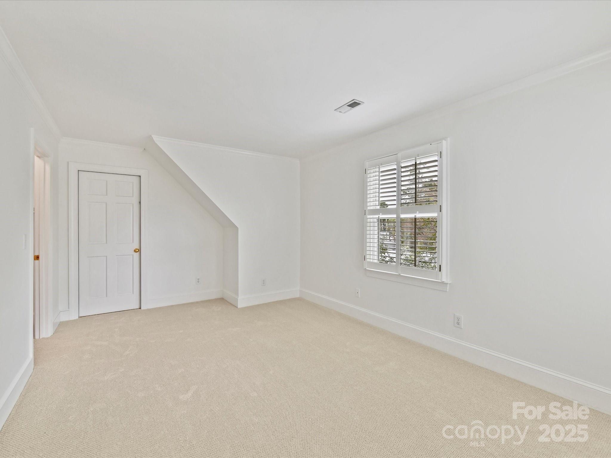 2411 Calais Place Property Photo 35