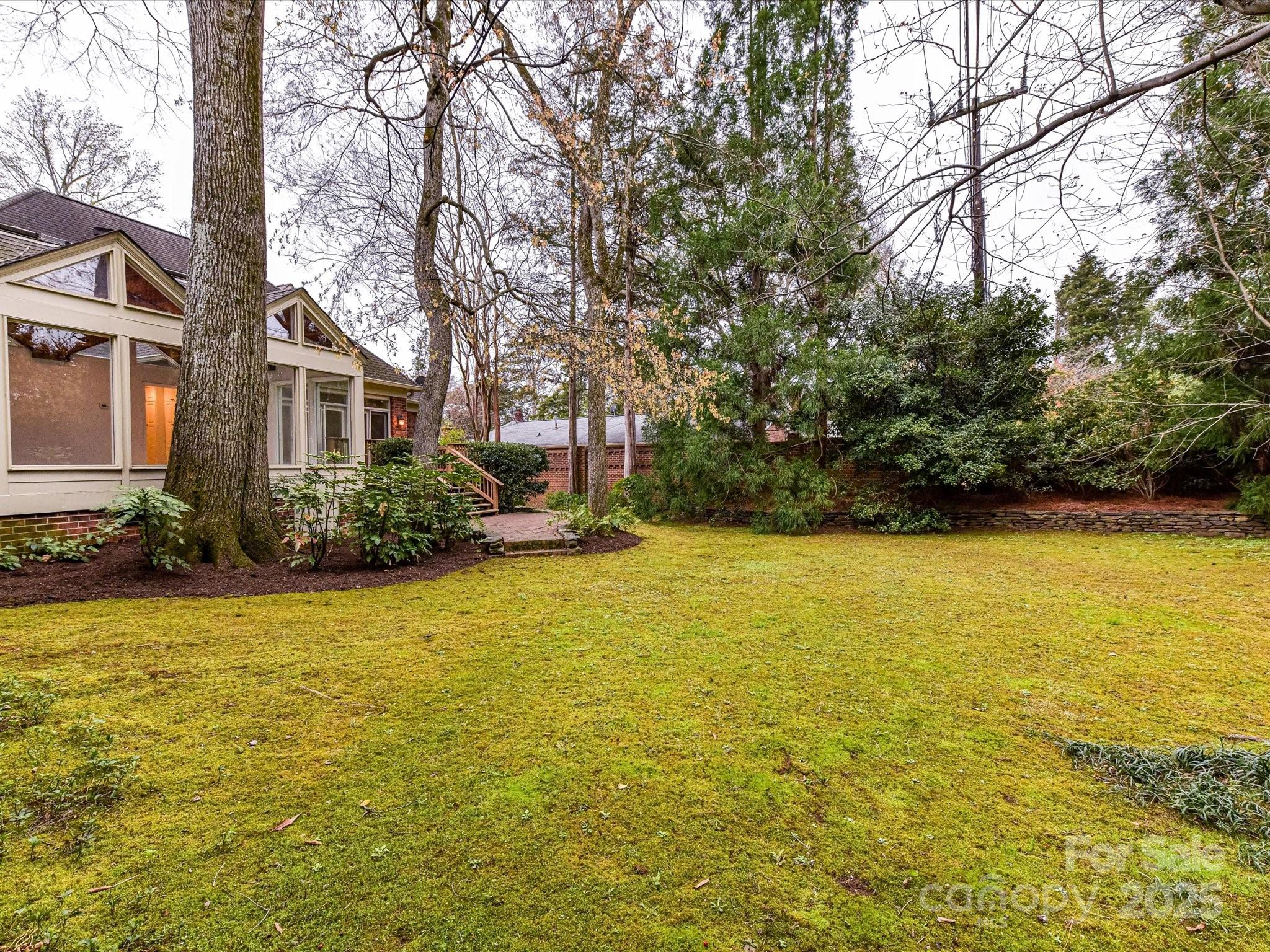 2411 Calais Place Property Photo 37