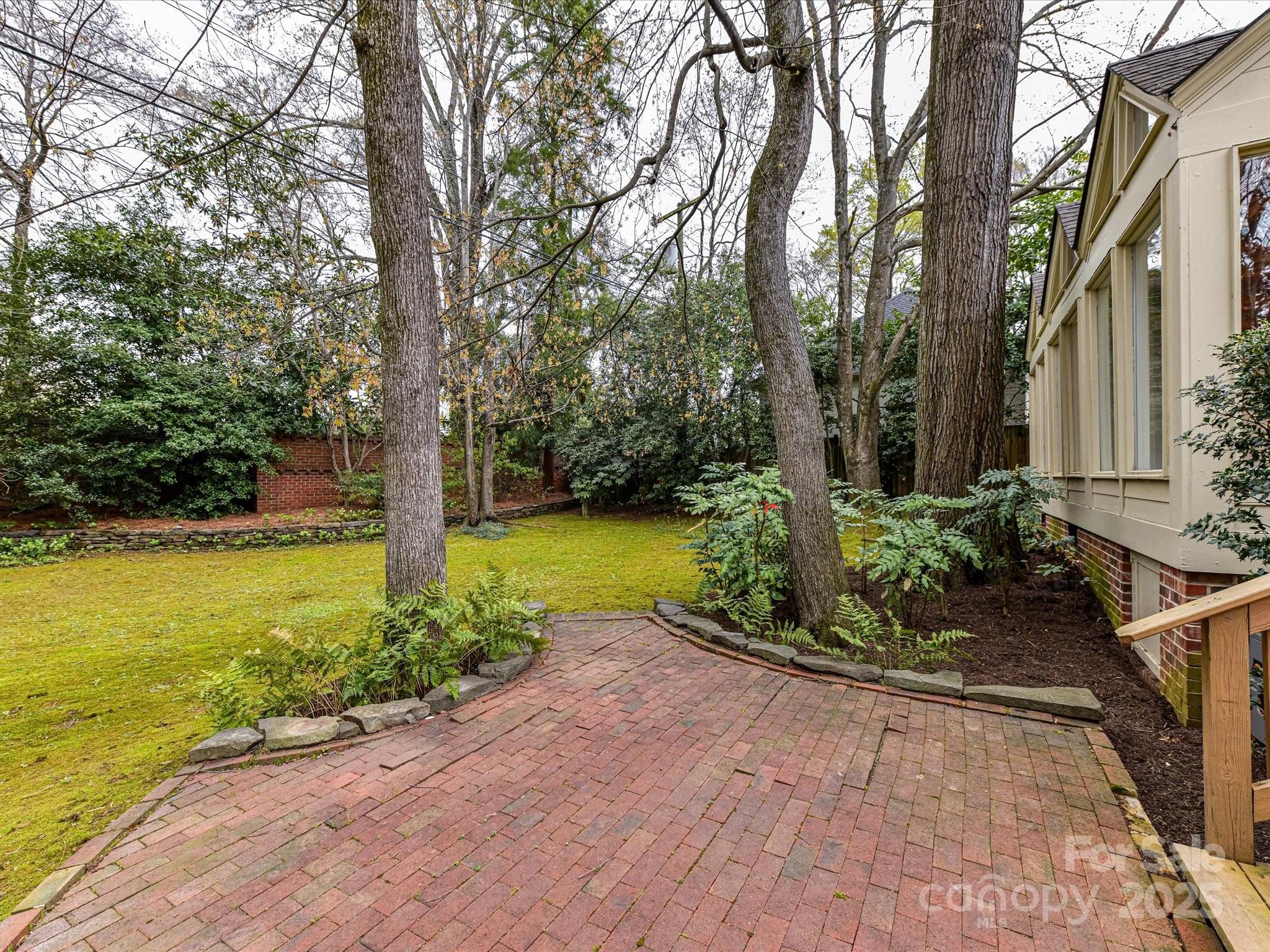 2411 Calais Place Property Photo 44