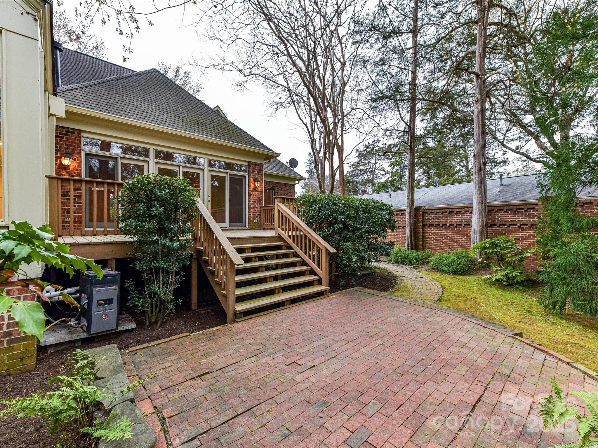 2411 Calais Place Property Photo 45