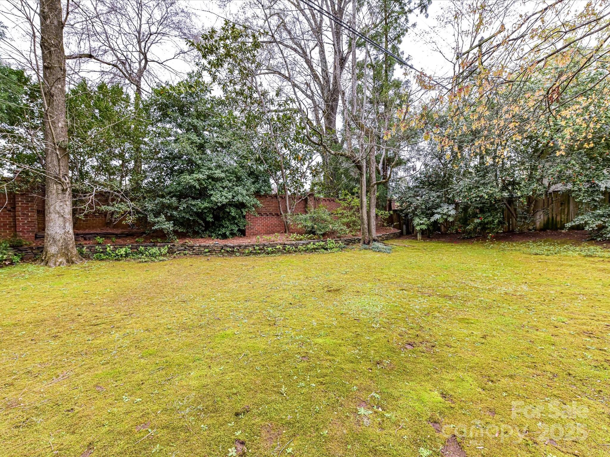 2411 Calais Place Property Photo 48