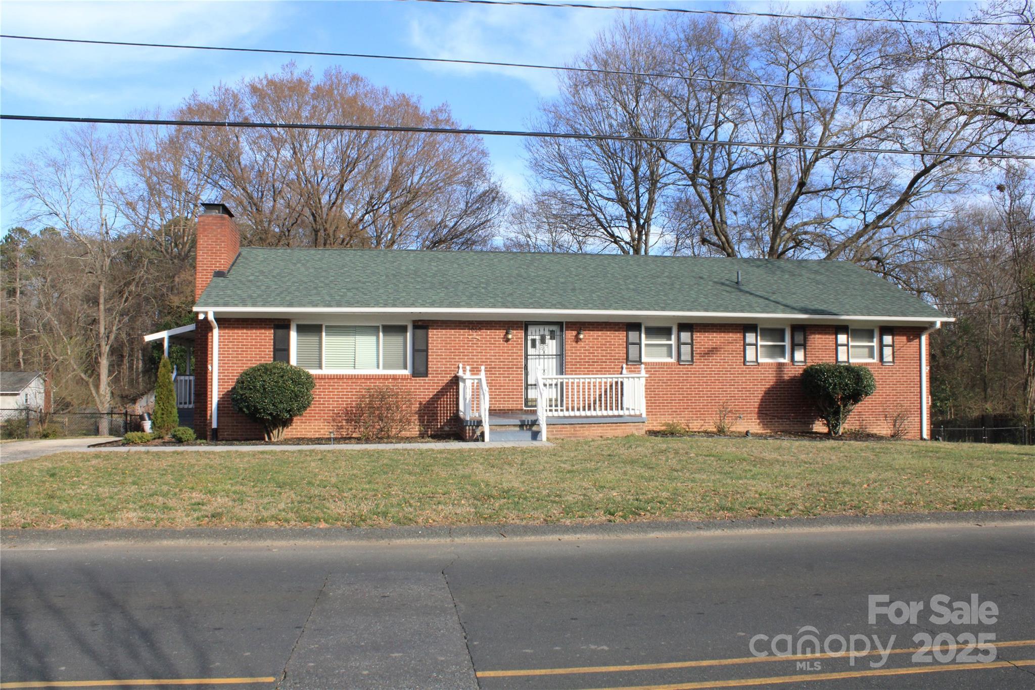 1060 Laurel Lane Property Photo