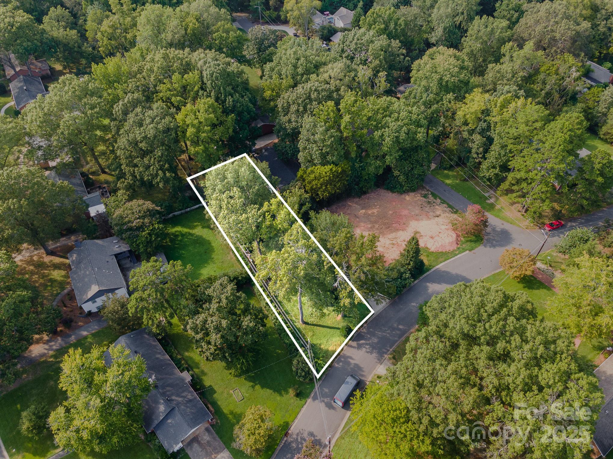 3010 Parkstone Drive Property Photo 5