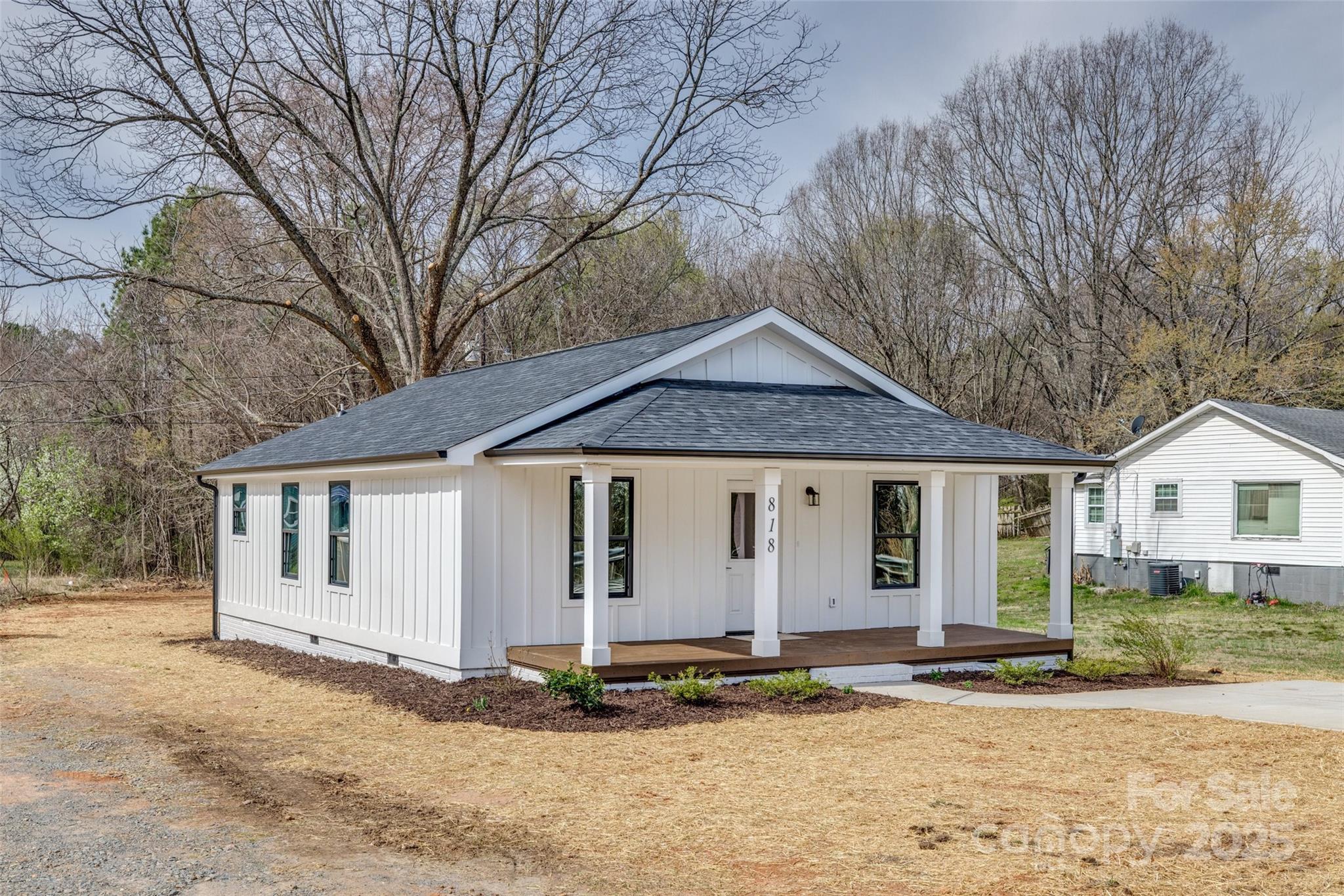 818 E Charles Street Property Photo