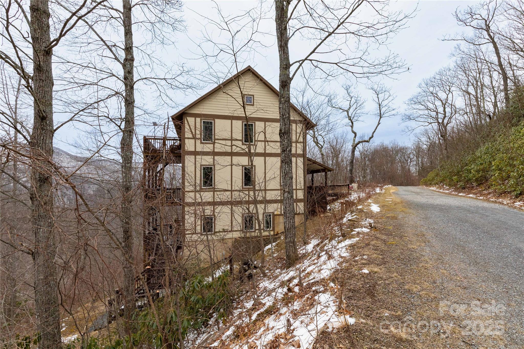 20 Lila Lane B Property Photo 4