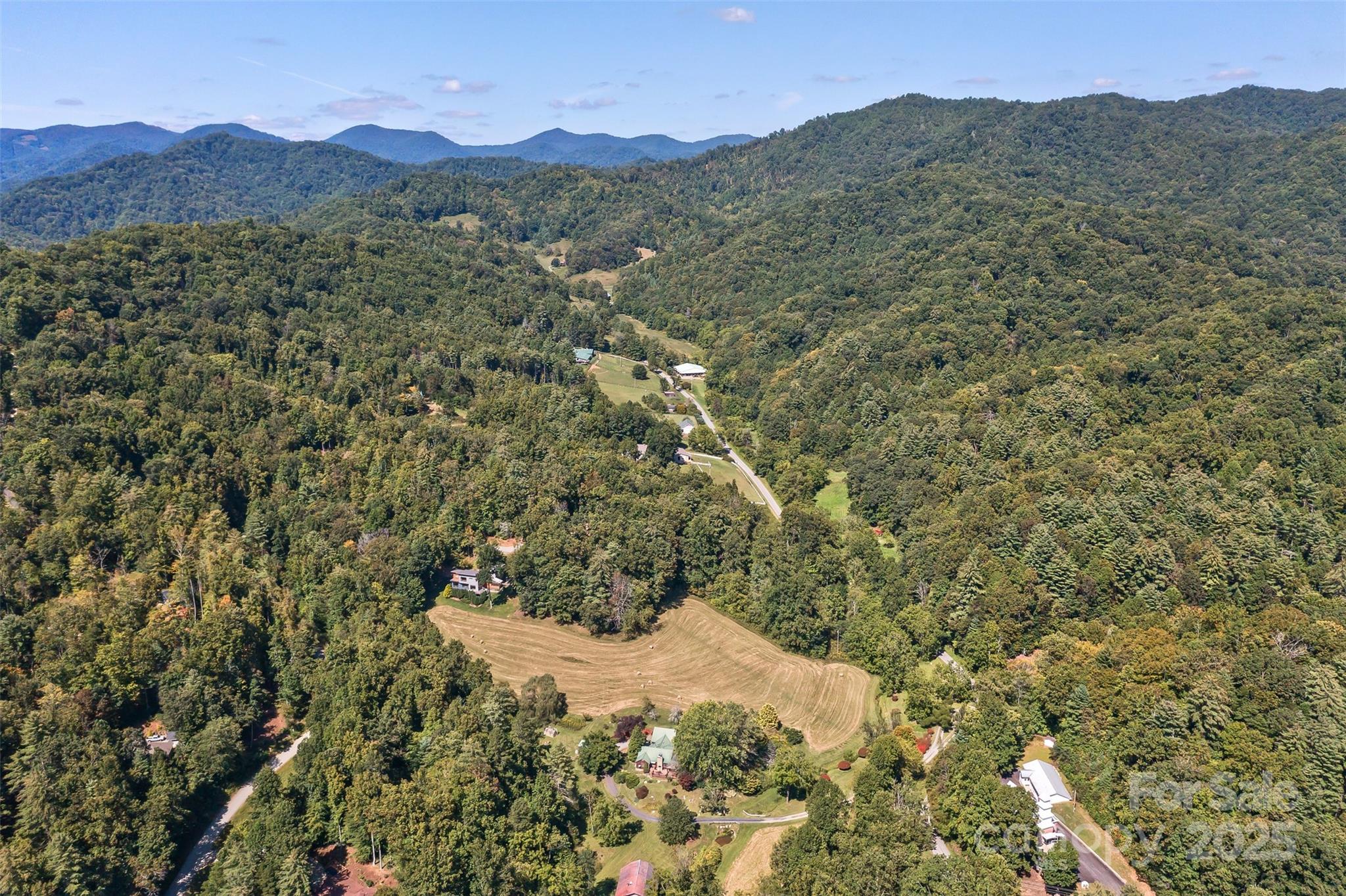 404 Amanda Drive Property Photo 3