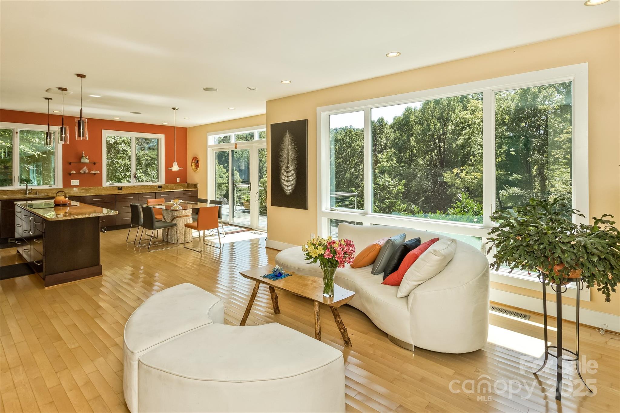 404 Amanda Drive Property Photo 8