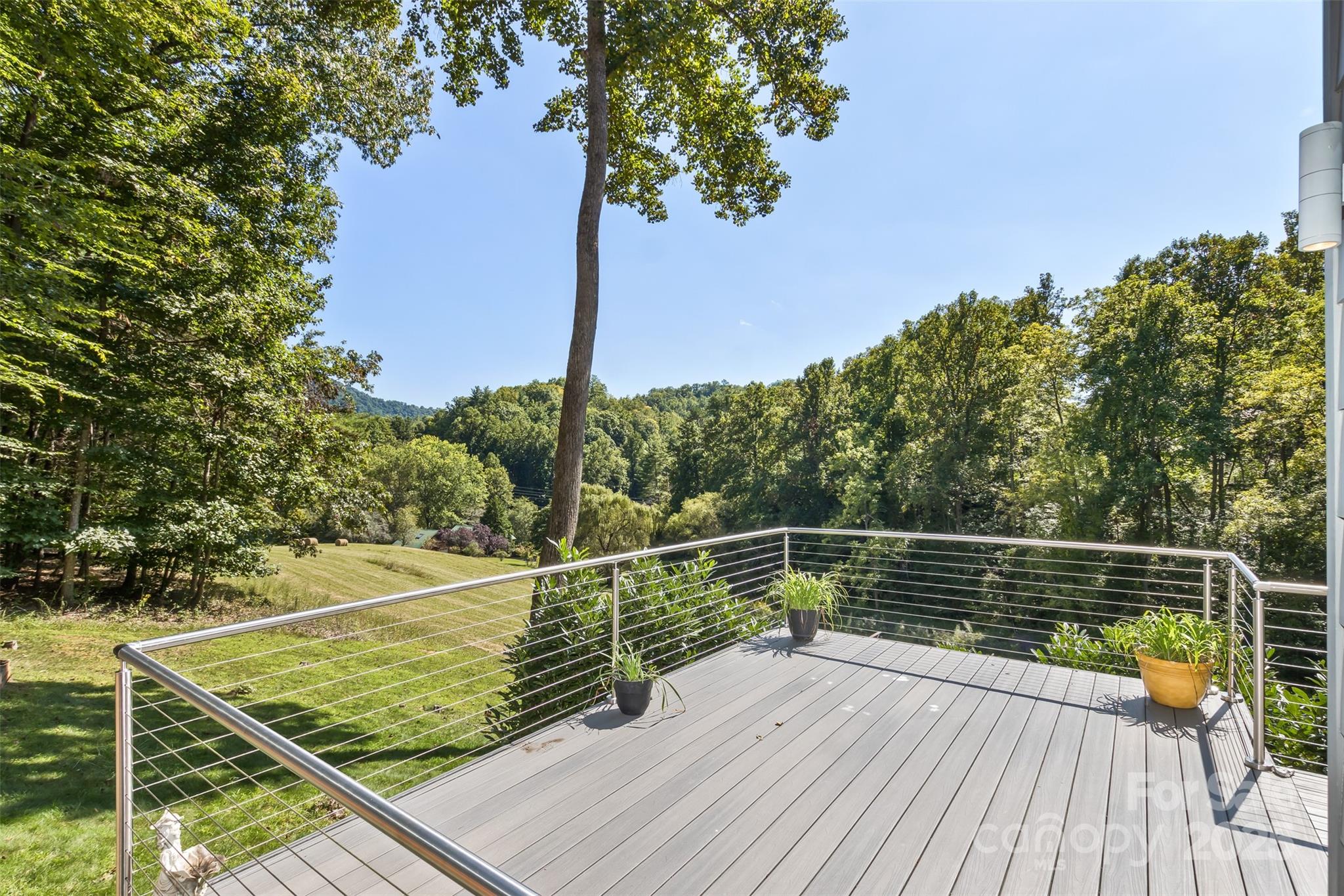 404 Amanda Drive Property Photo 14