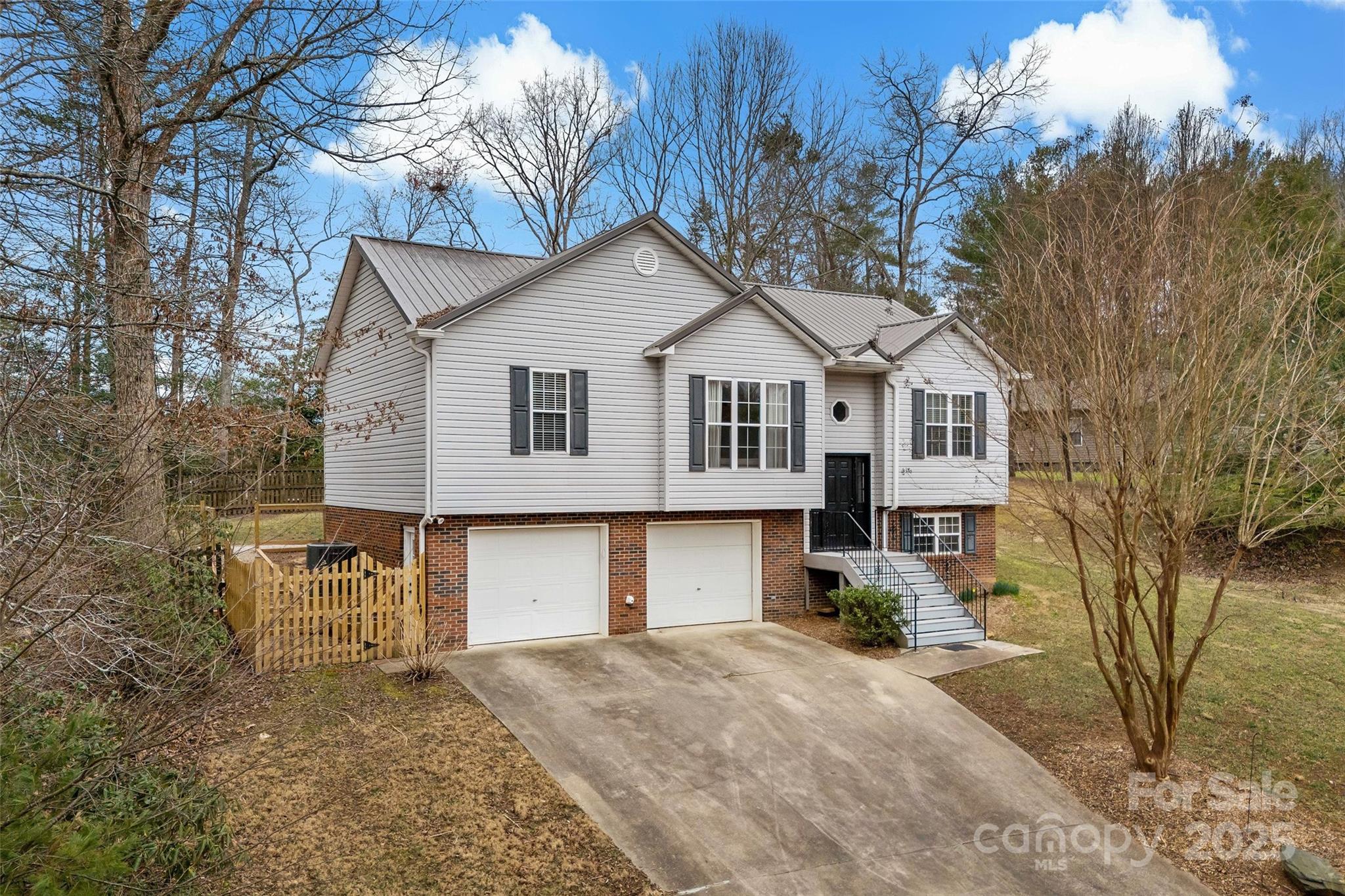 2691 Laurel Pointe Drive Property Photo