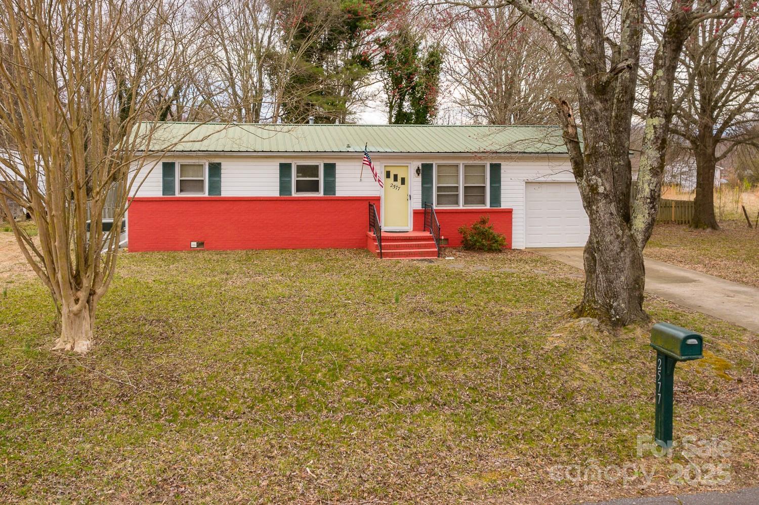 2577 Kingston Street Property Photo