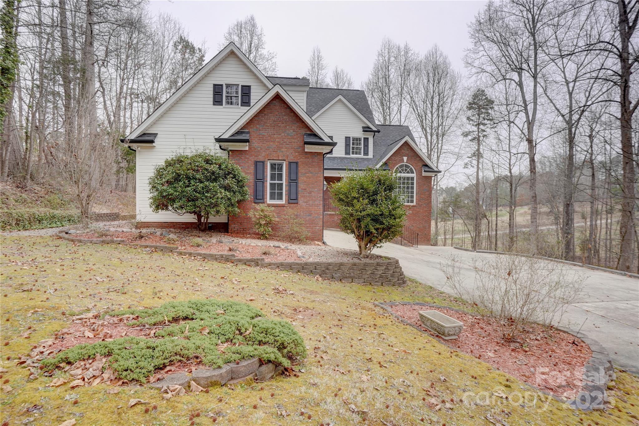 5306 Club View Drive Property Photo