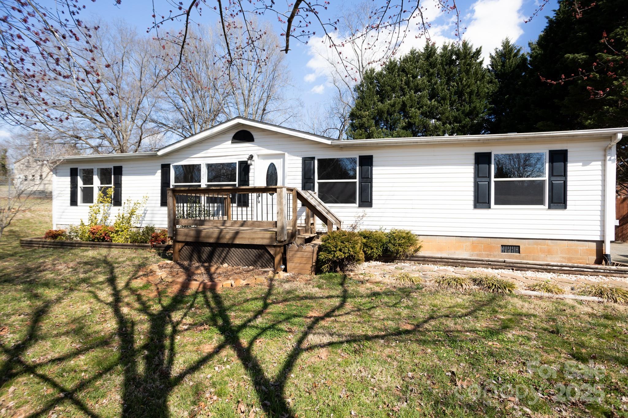 111 Hollar Street Property Photo