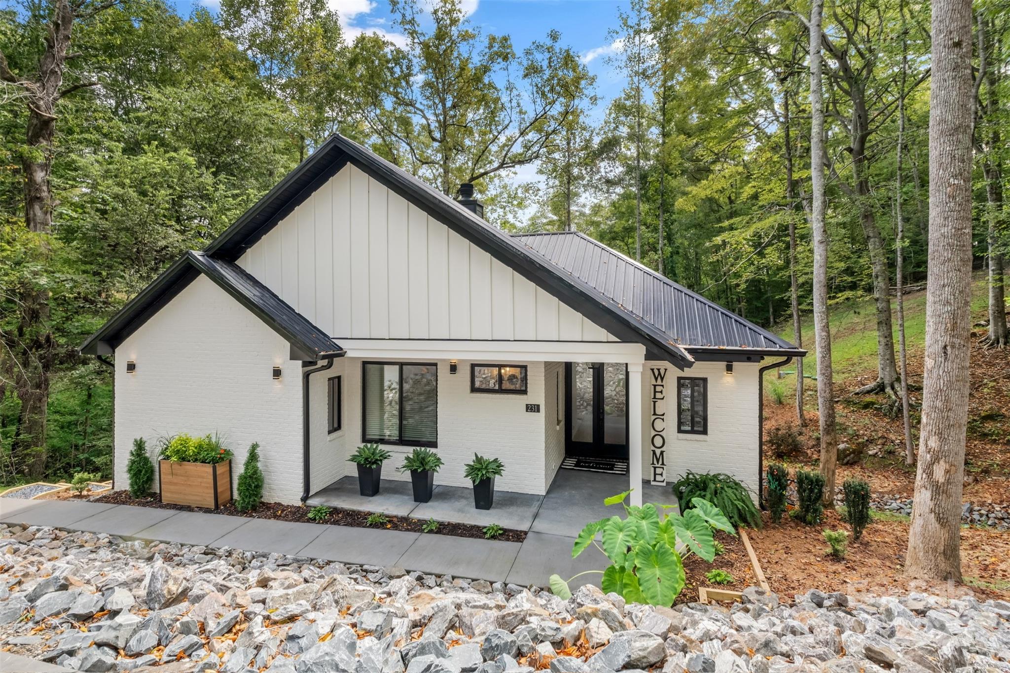 231 Sunny Path Lane Property Photo