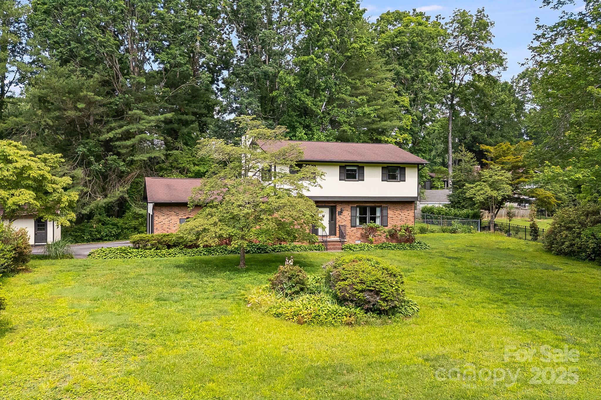 68 Wilkie Way Property Photo 1