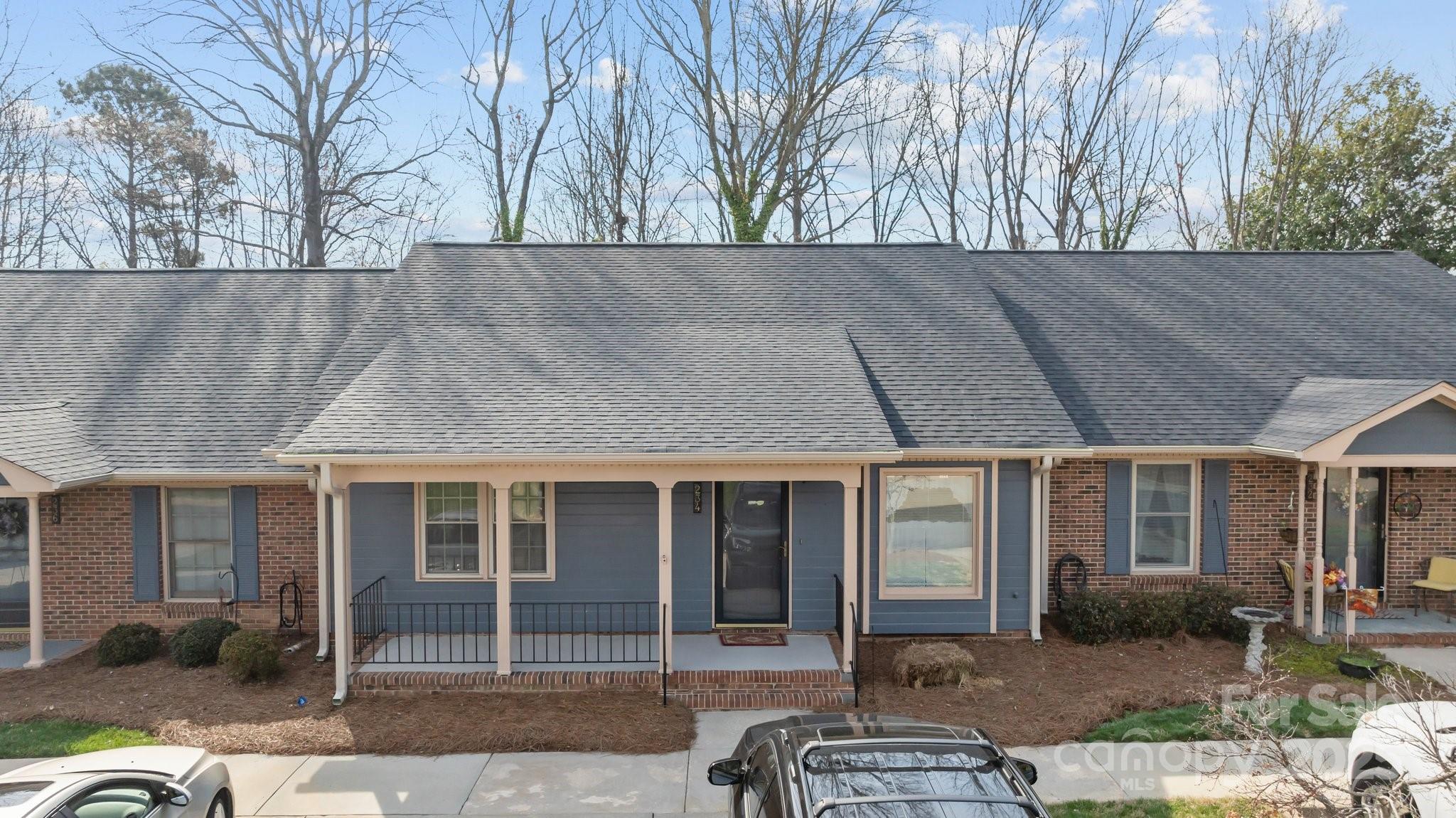 234 Pointe Circle Property Photo 2