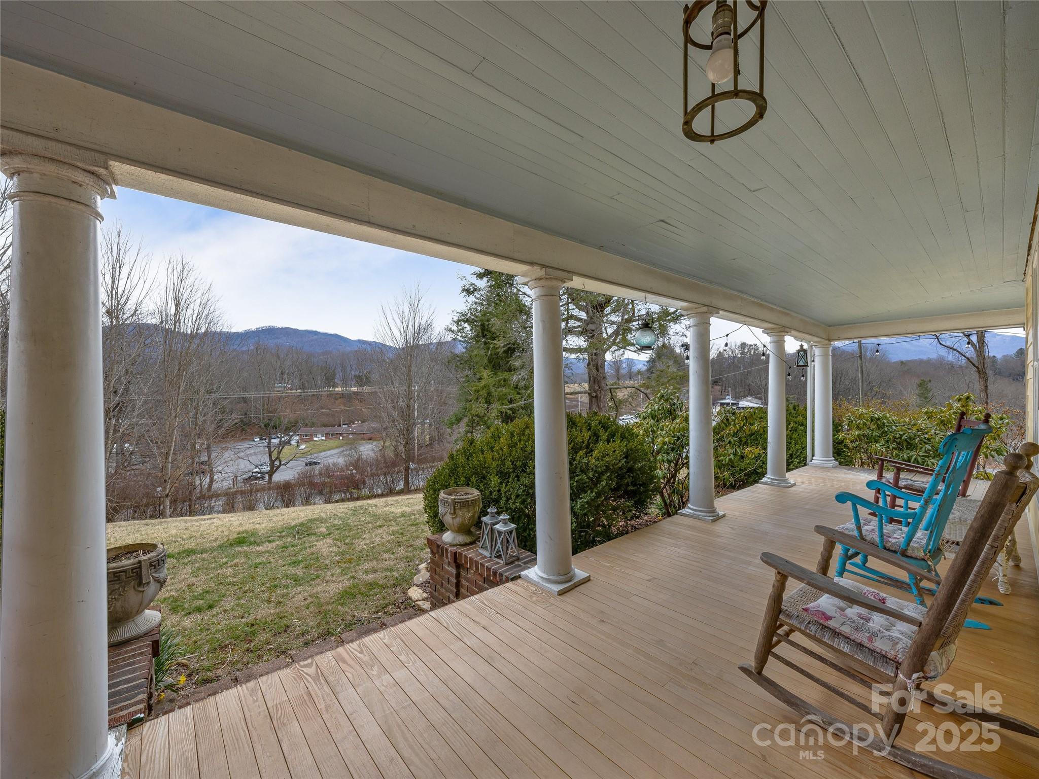 274 S Main Street Property Photo 8